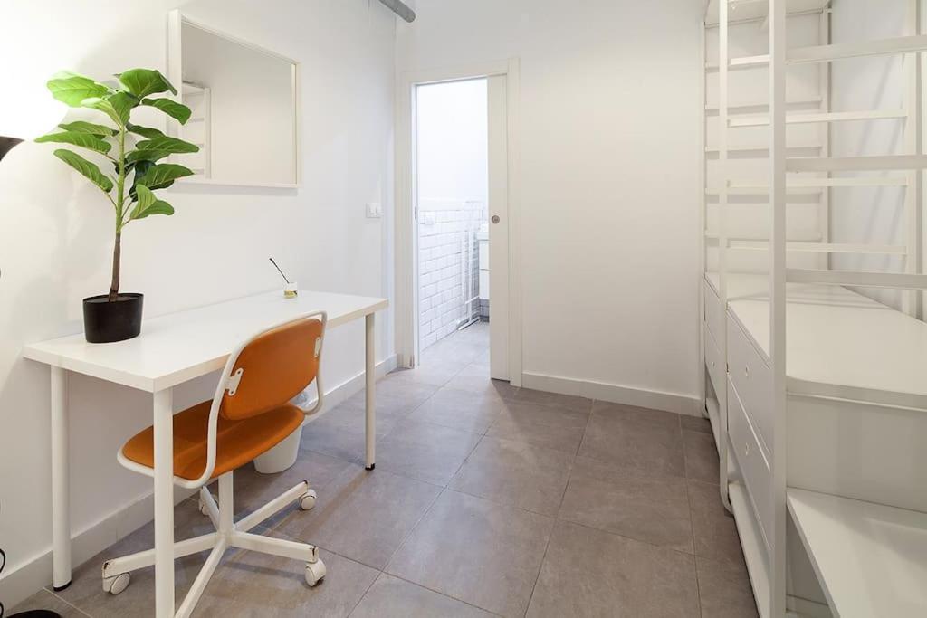 Loft Next To Calle Betis, Best Area Of Seville-Sevillarooms Bagian luar foto