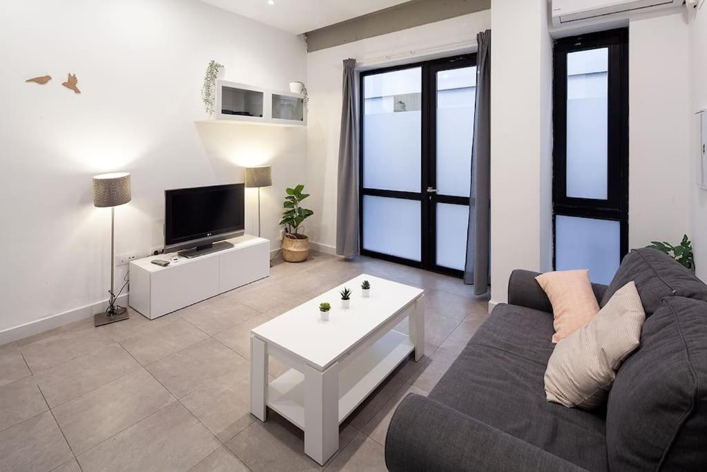 Loft Next To Calle Betis, Best Area Of Seville-Sevillarooms Bagian luar foto