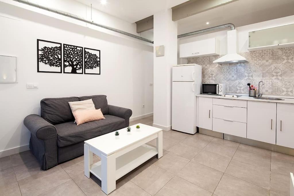 Loft Next To Calle Betis, Best Area Of Seville-Sevillarooms Bagian luar foto