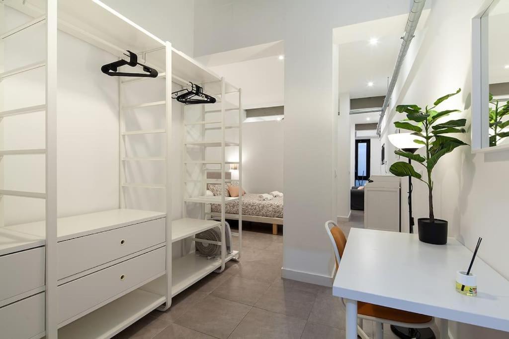 Loft Next To Calle Betis, Best Area Of Seville-Sevillarooms Bagian luar foto